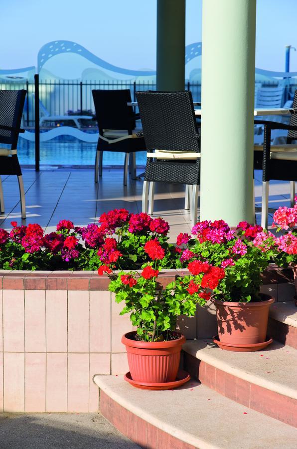 Hotel Universal Bellaria-Igea Marina Bagian luar foto