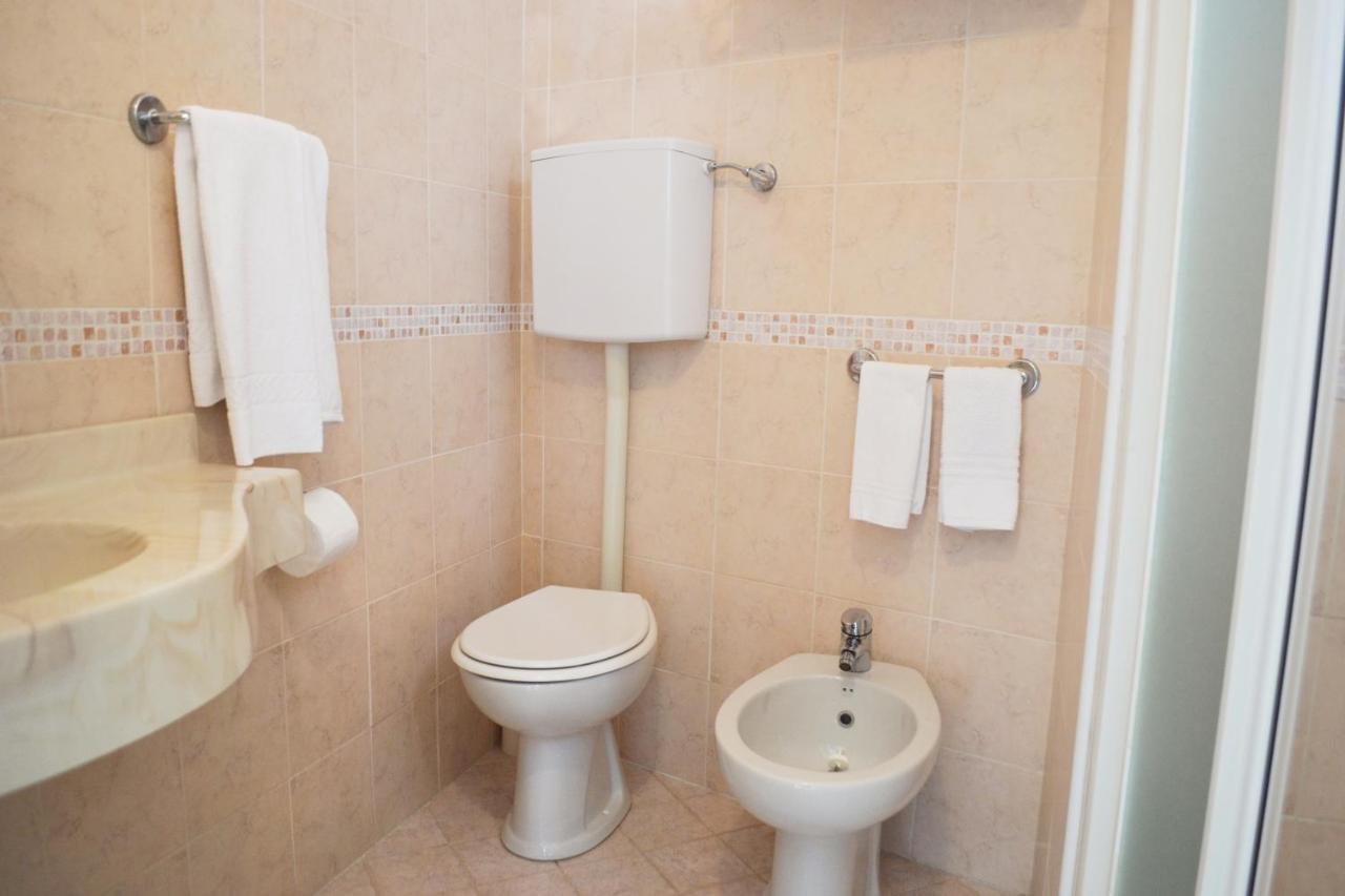 Hotel Universal Bellaria-Igea Marina Bagian luar foto