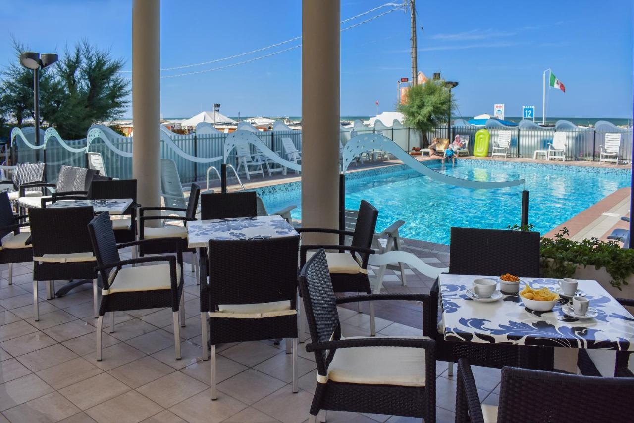 Hotel Universal Bellaria-Igea Marina Bagian luar foto